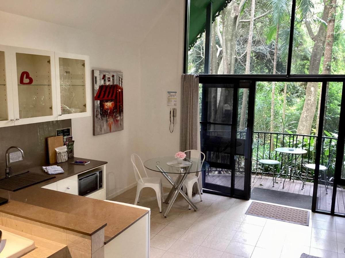 Chalet On Gallery Walk - King Bed, Spa, Fireplace, Wifi & Netflix, Linger A While タンボリーン・マウンテン エクステリア 写真