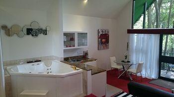 Chalet On Gallery Walk - King Bed, Spa, Fireplace, Wifi & Netflix, Linger A While タンボリーン・マウンテン エクステリア 写真